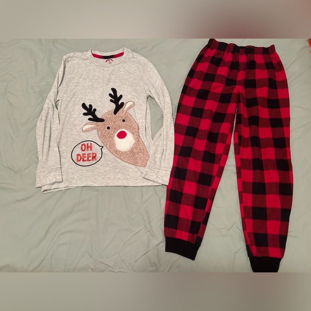 🎄Christmas Kids Pajamas size L (10-12)
